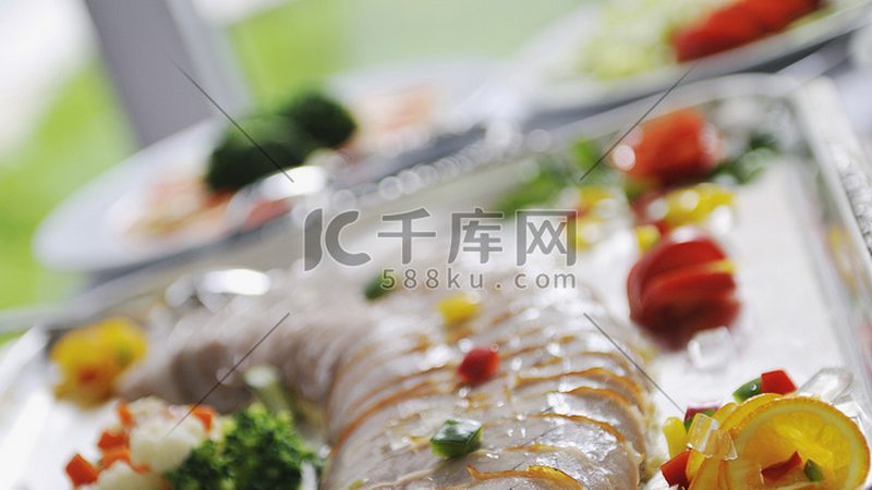 小包装零食代工格局：谁在掌控生产端的隐形冠军